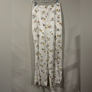 Kittenish flowy pants